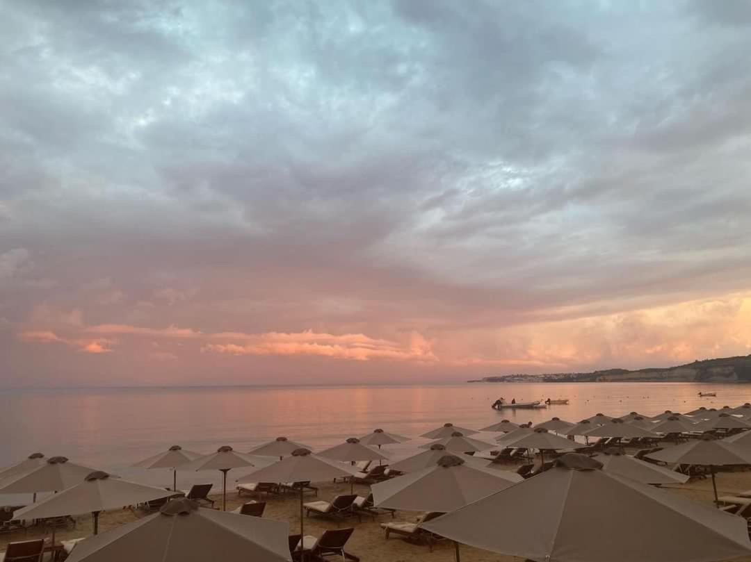 Peroulia Beach Houses Koróni Kültér fotó