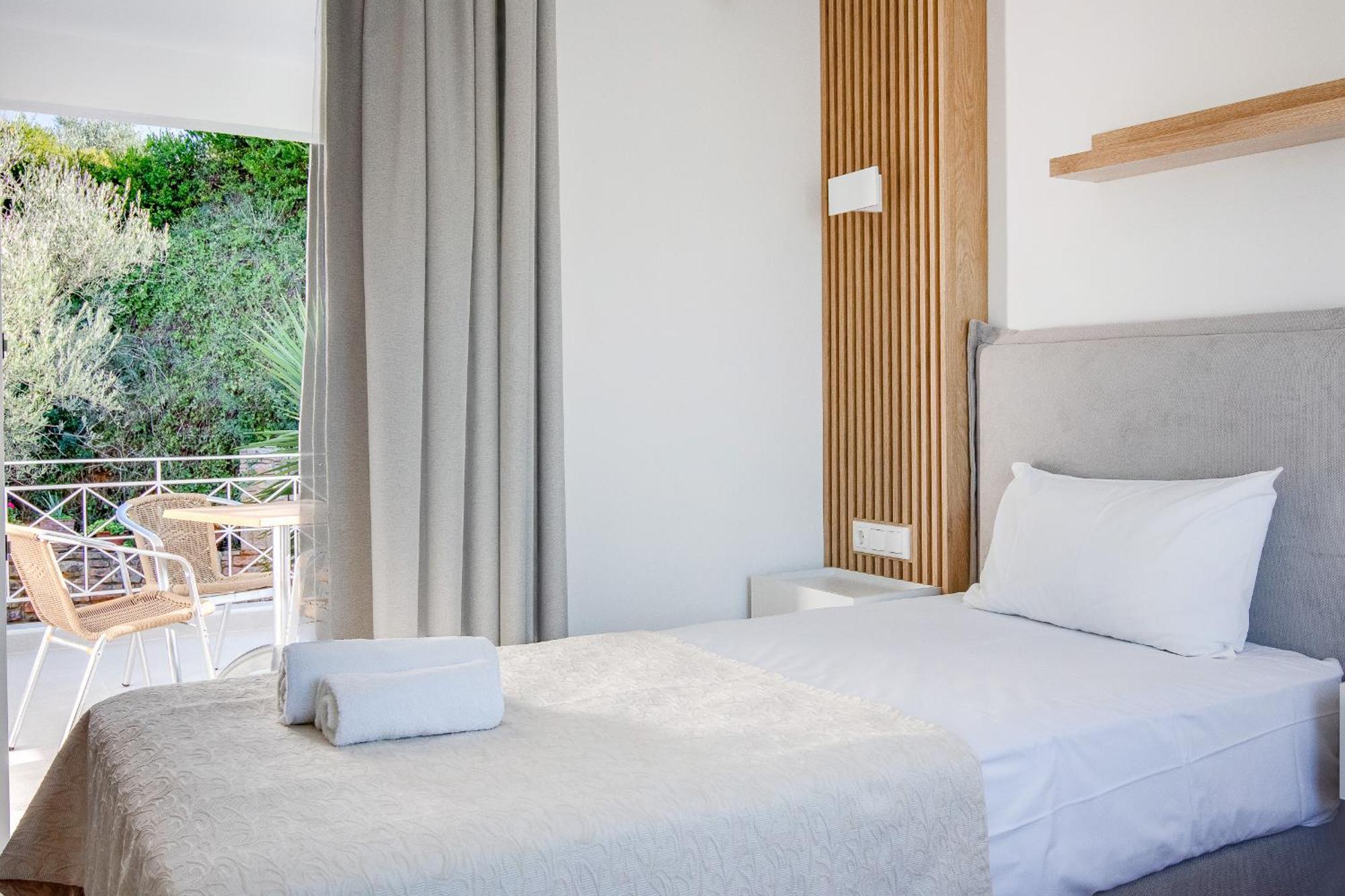 Peroulia Beach Houses Koróni Kültér fotó